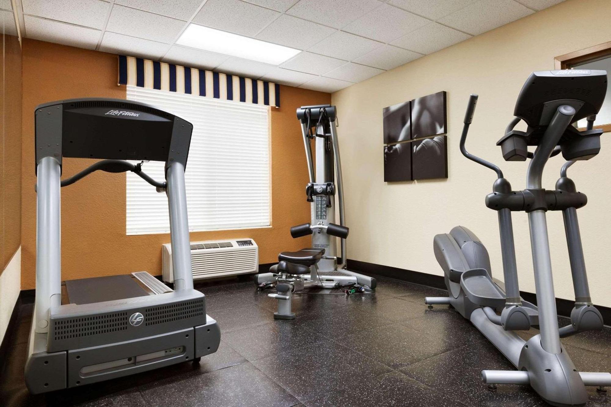 Country Inn & Suites By Radisson, Lexington, Va Ngoại thất bức ảnh